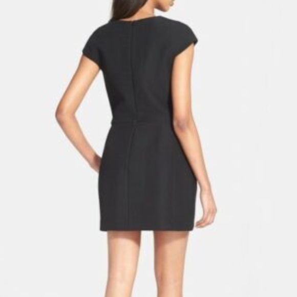 Vince NWT Black Inverted Pleat V-Neck Dress 8 - Picture 2 of 6